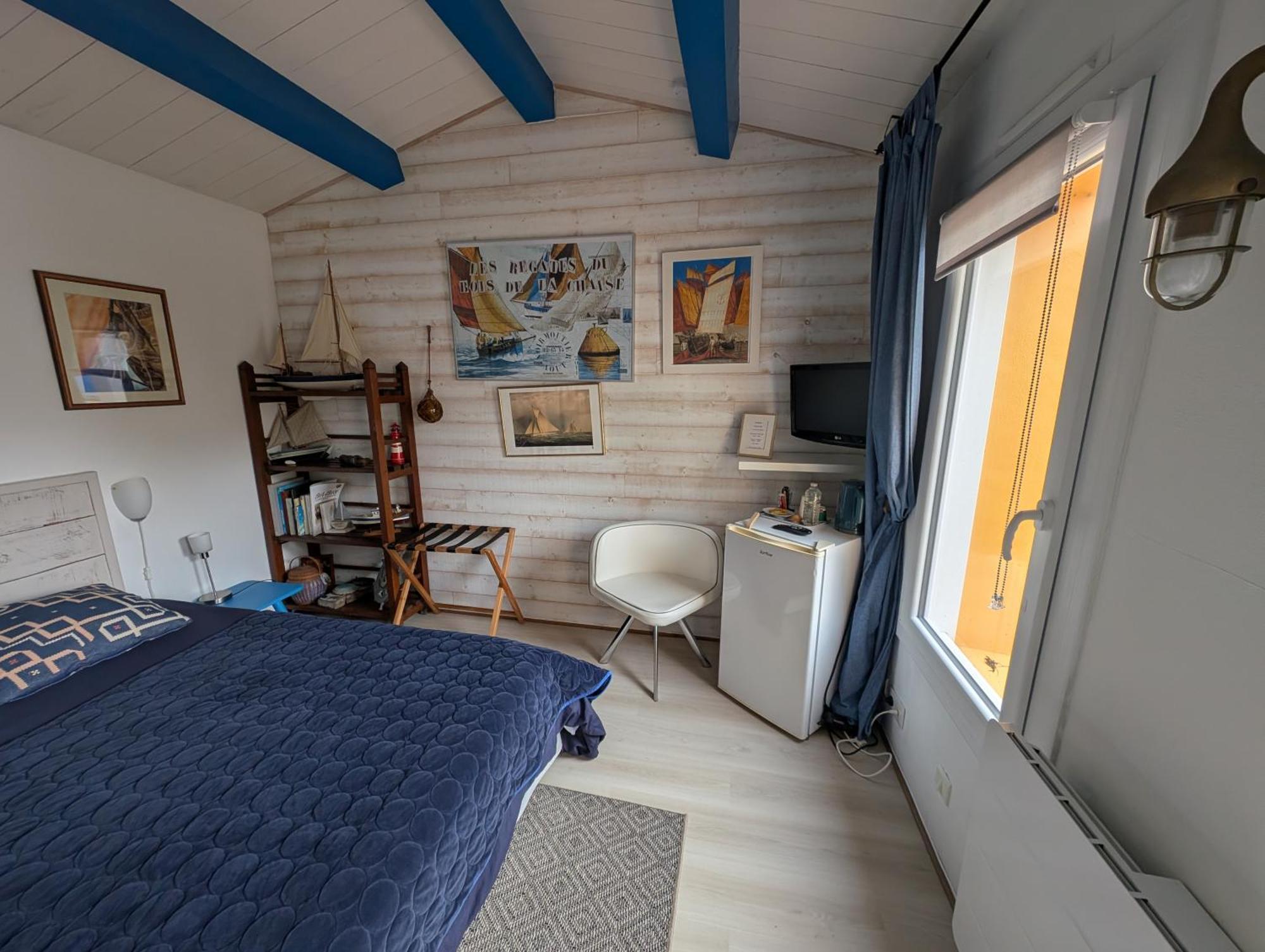 Les Yeux Bleus Bed & Breakfast Нуармутье Экстерьер фото